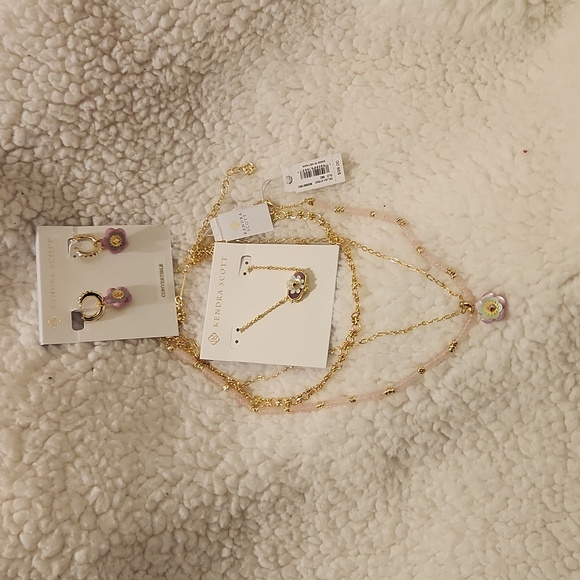 Kendra scott Deliah flower necklace and earrings set nwt - Picture 3 of 3